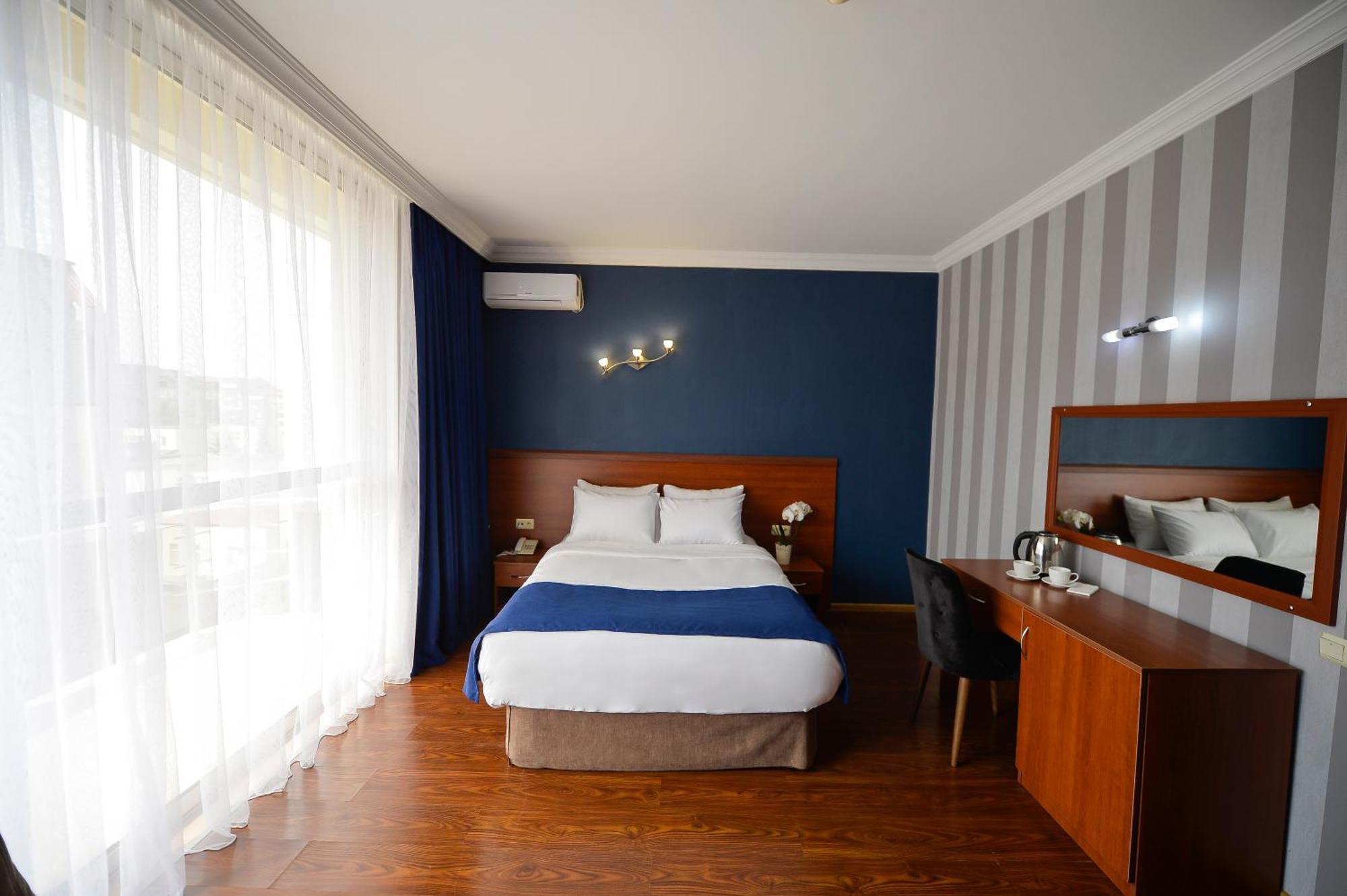 Aura Boutique Hotel Batumi Ngoại thất bức ảnh