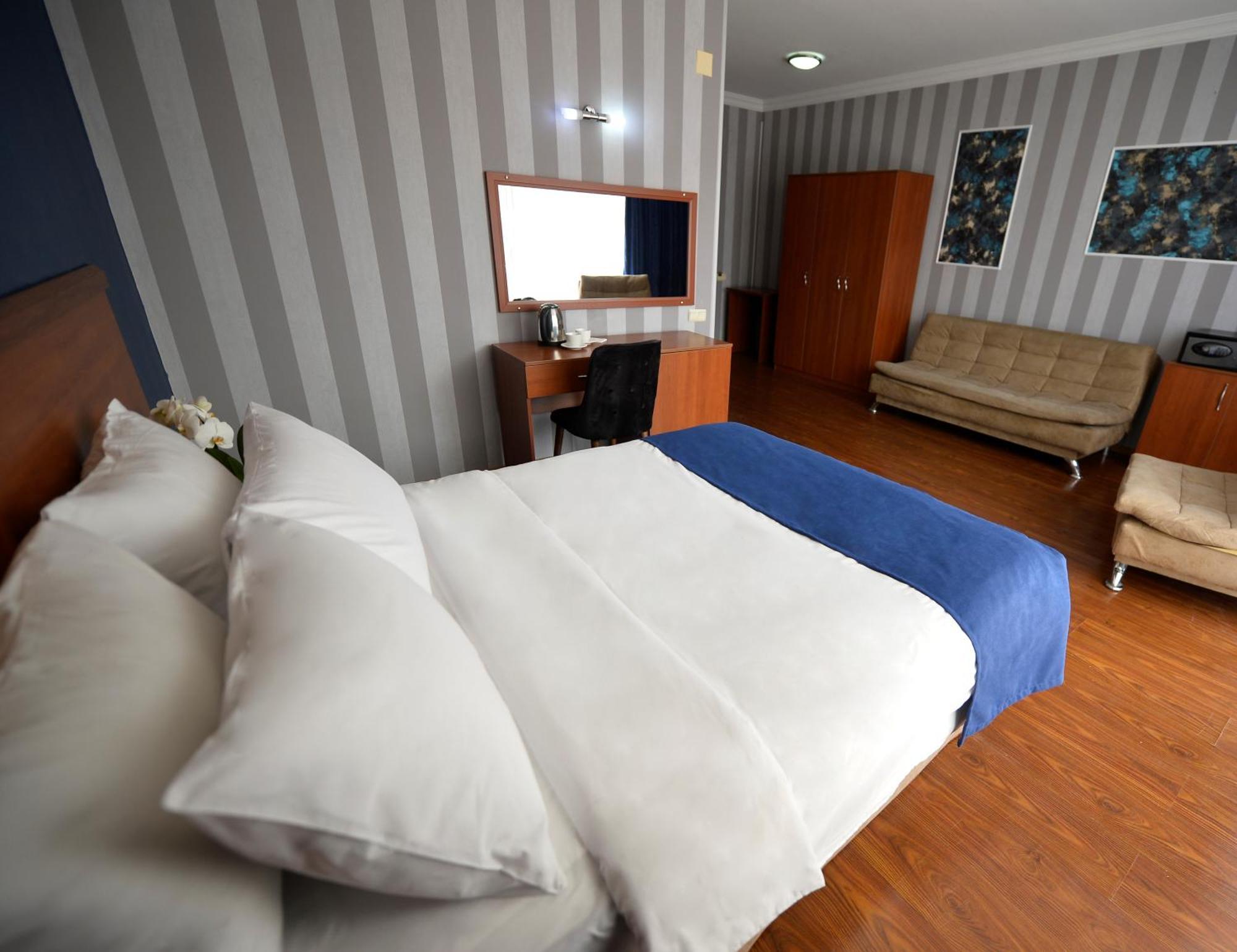 Aura Boutique Hotel Batumi Phòng bức ảnh